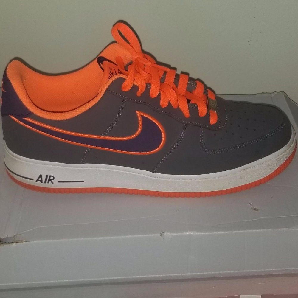 Nike Air Force Ones (LIKE NEW) 8 different colors